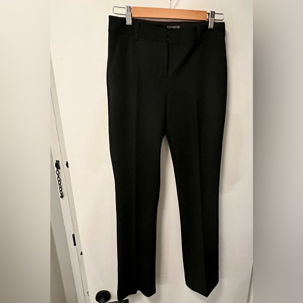 Express columnist pants - black stretchy pants perfect for the office